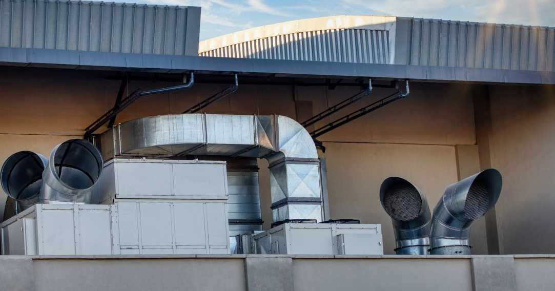 Utilização de sistemas de exaustão, ventilação industrial, caldeiraria e tubulações